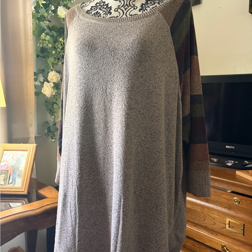 Maurices Gray and Multicolor Tunic Top